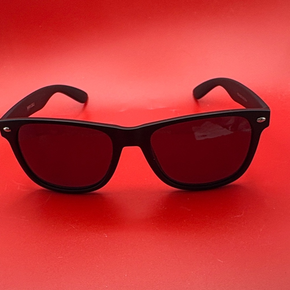 MaxJuli Classic Black Polarized Unisex Sunglasses